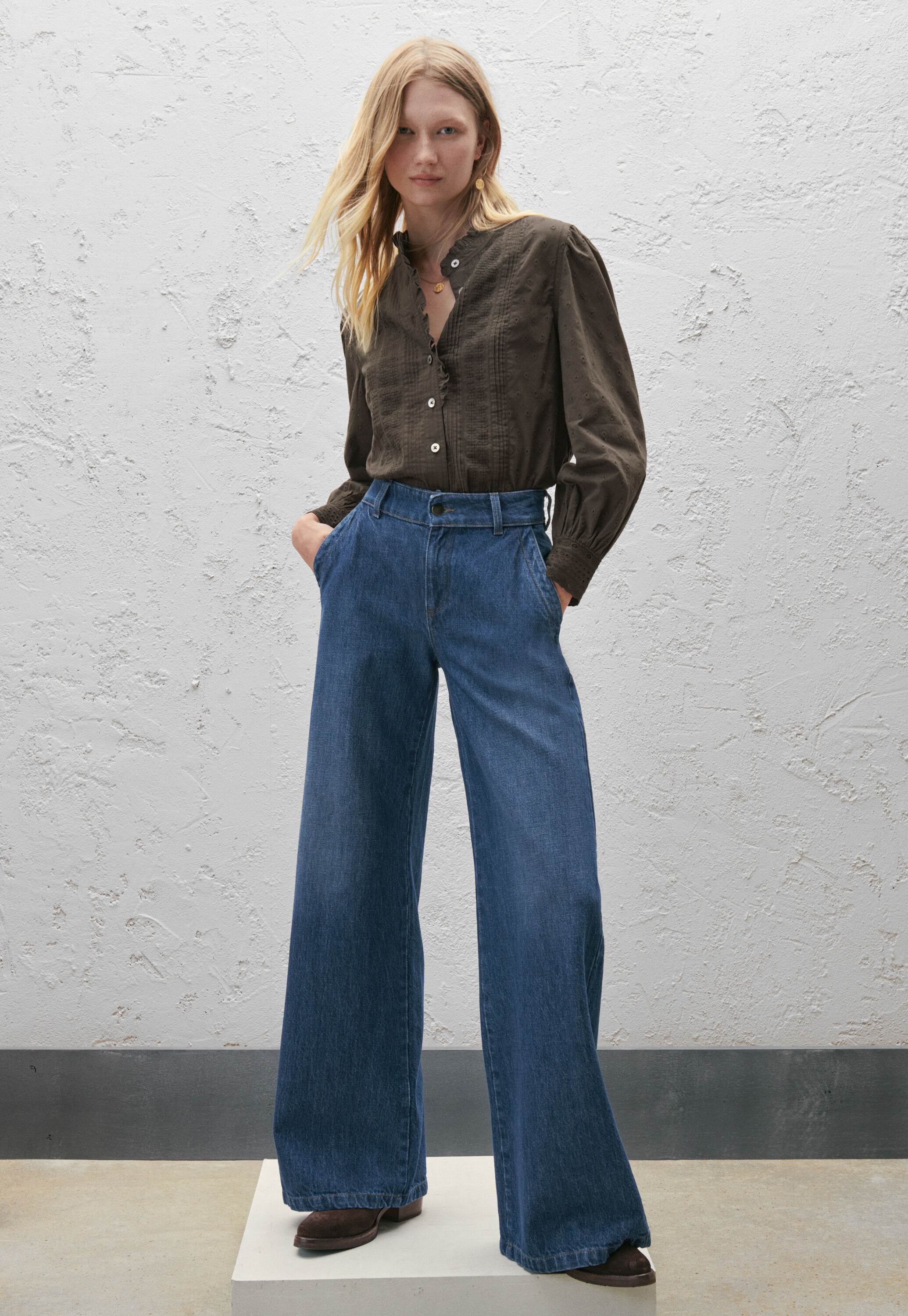 Lange Jeans mit weitem Bein