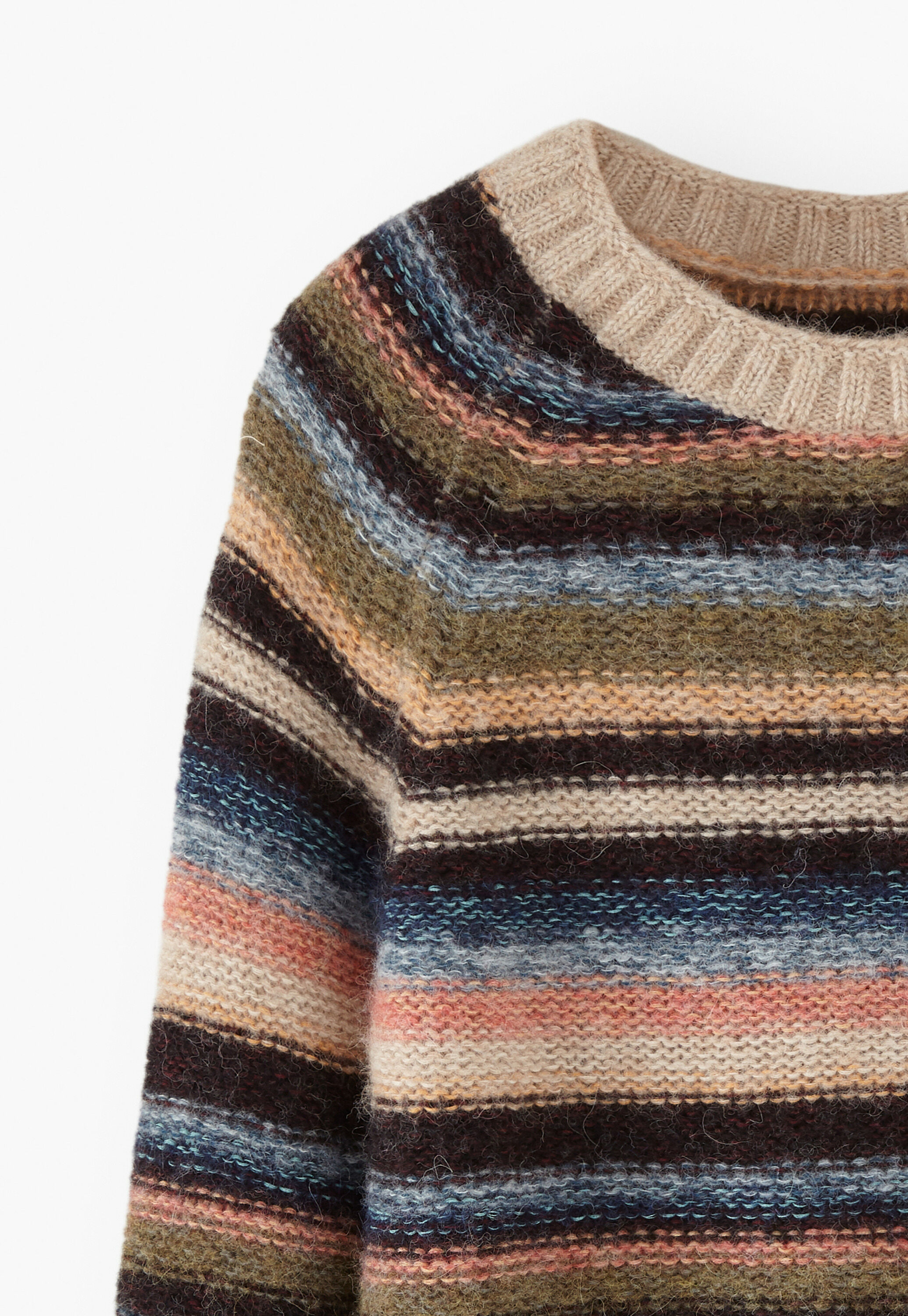 Pullover mit umgekehrten Streifen
