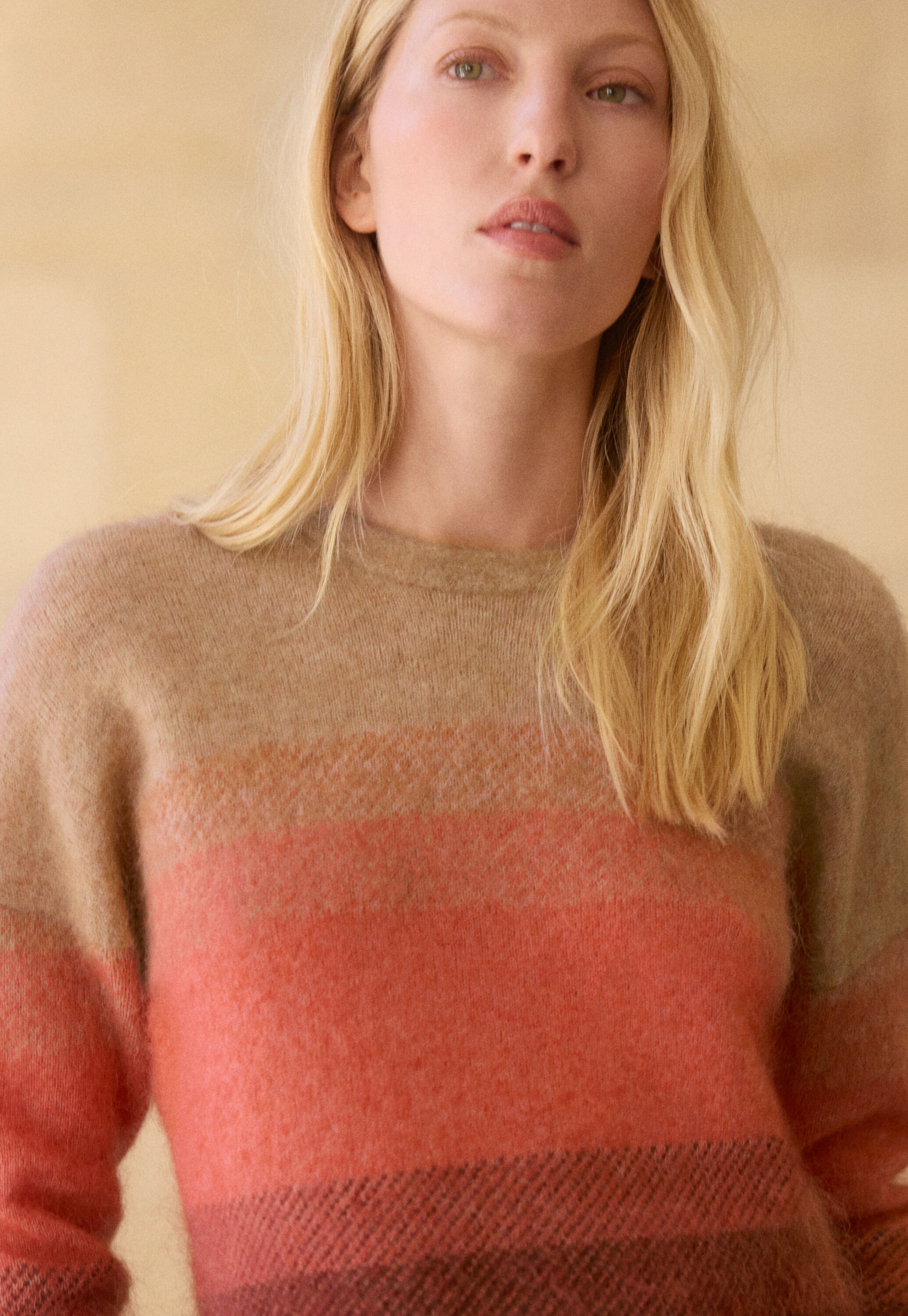 Pullover mit Ombr&eacute;-Streifen