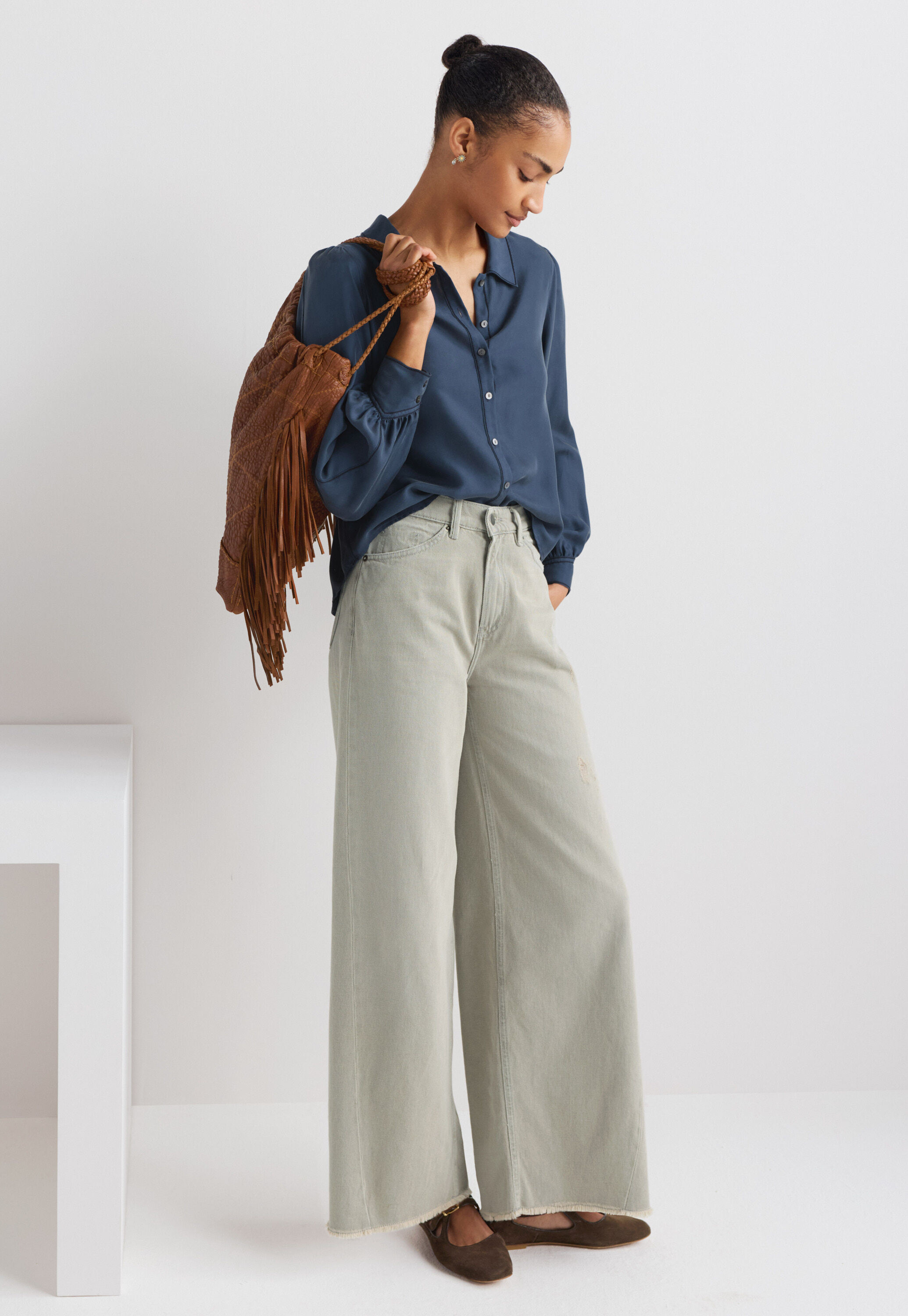Mittelhoch taillierte Jeans mit weitem Bein