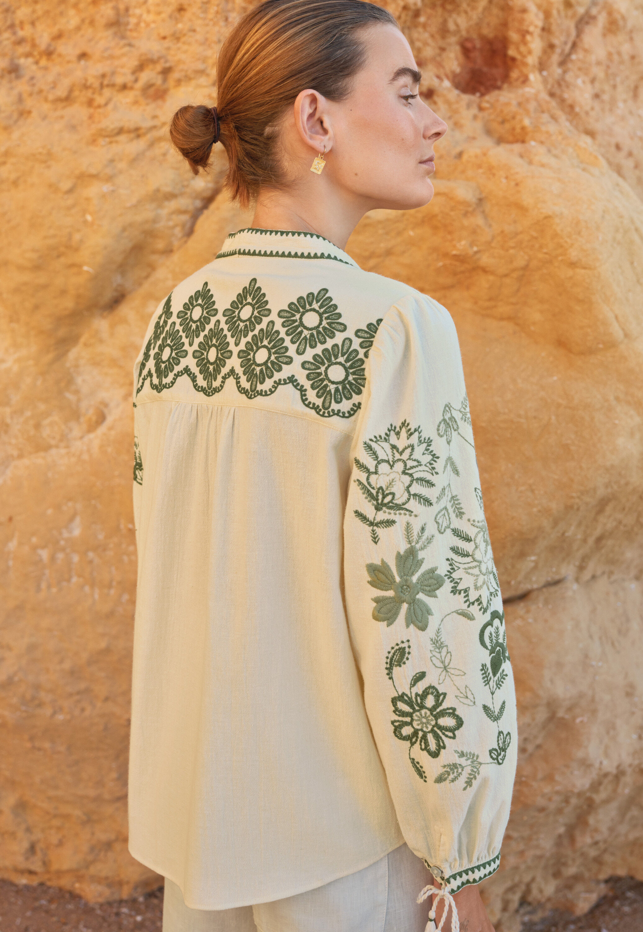 Bestickte Bluse
