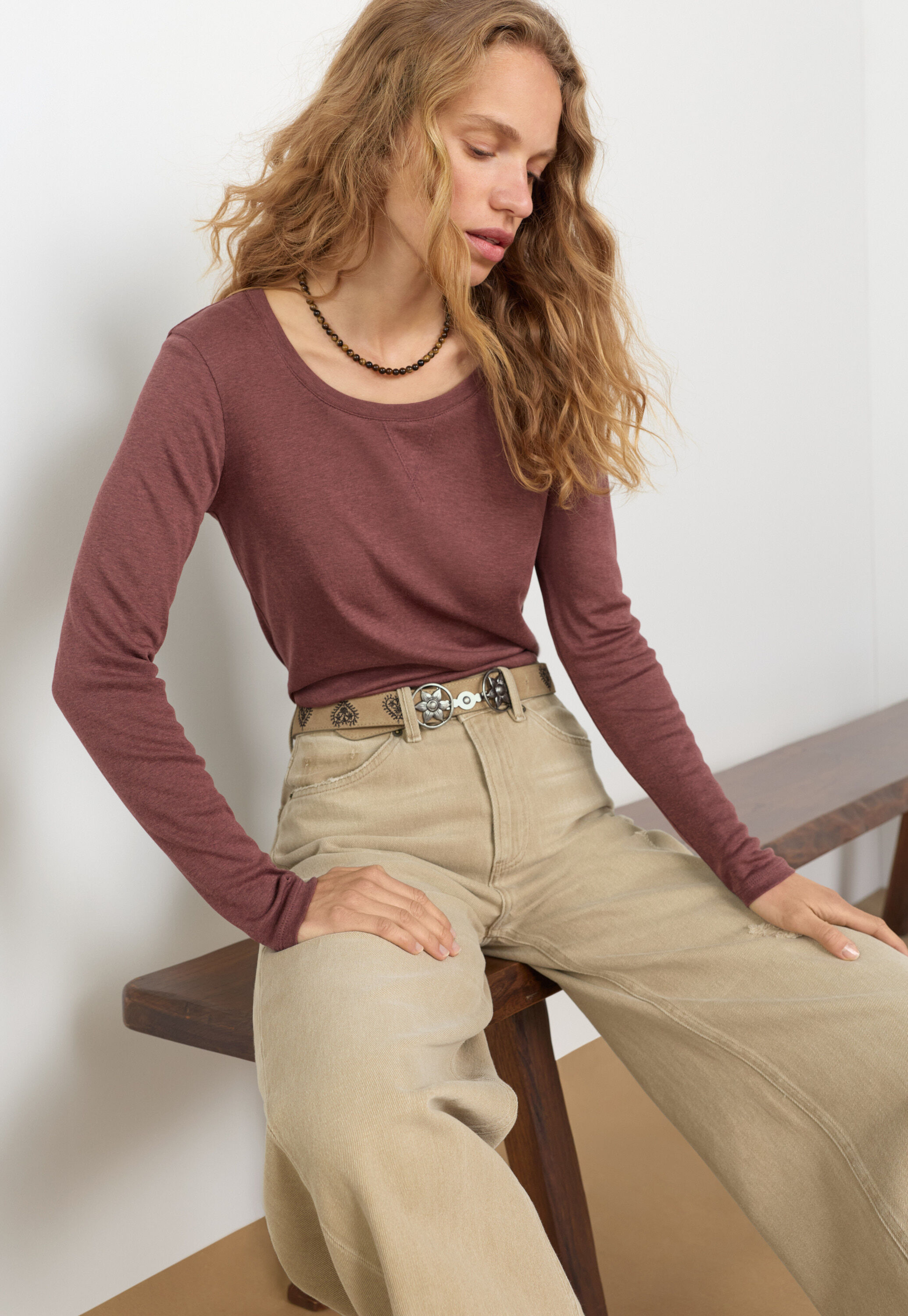 Mittelhoch taillierte Jeans mit weitem Bein