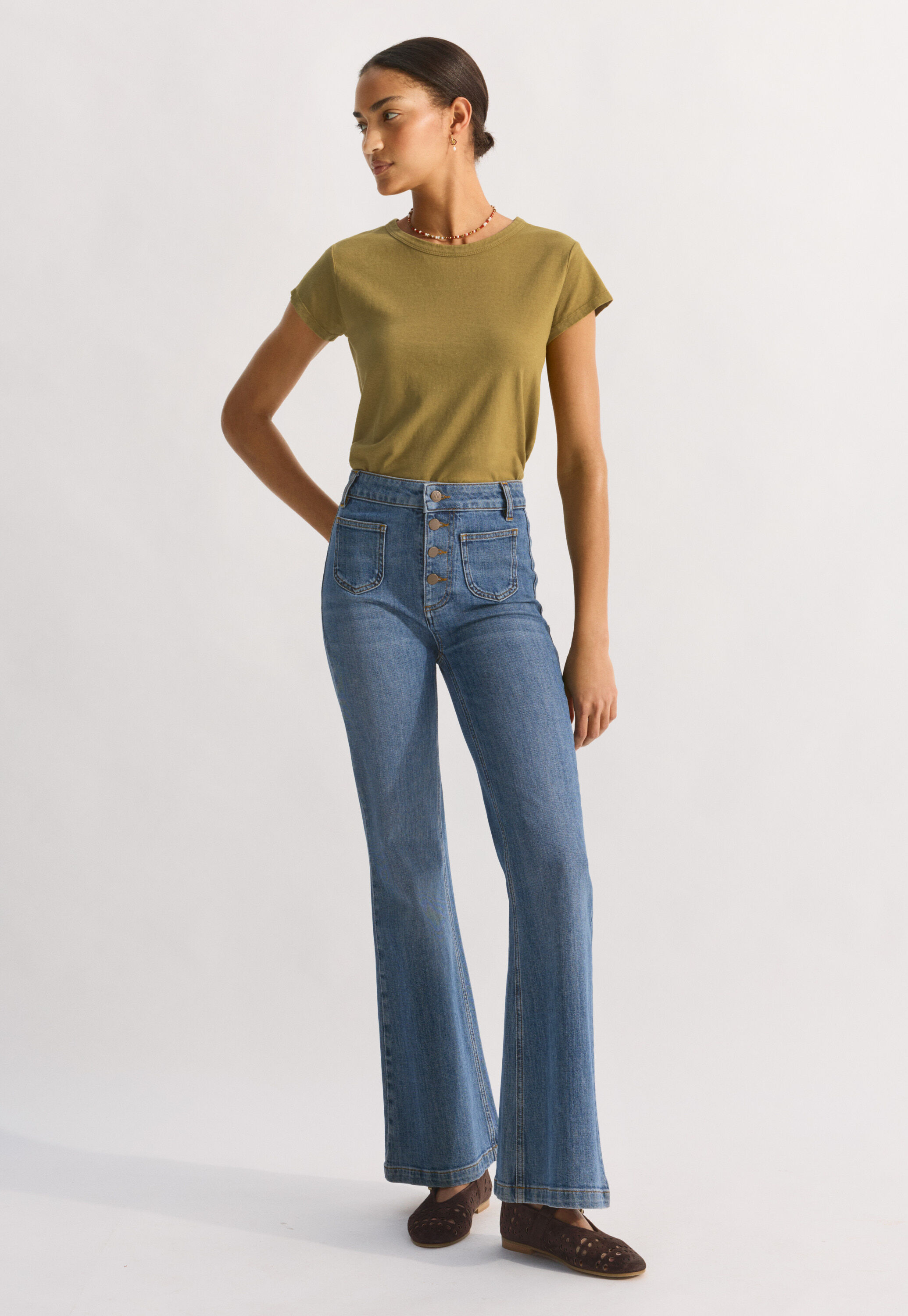 Ausgestellte Jeans