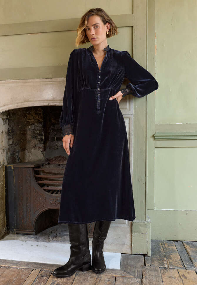 Samtkleid mit Spitze, Mitternacht, completeTheLook