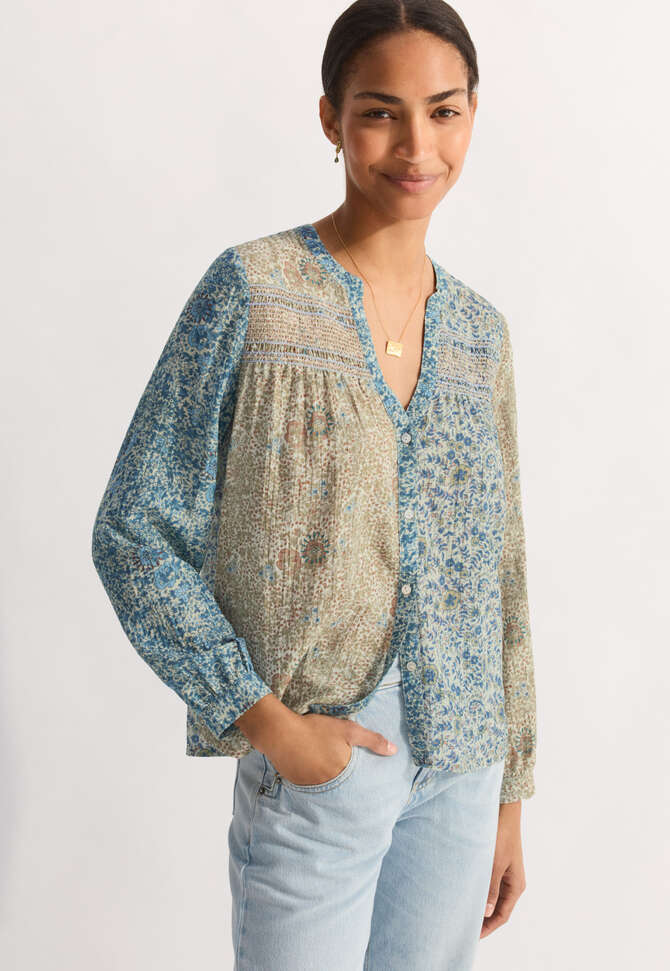 Print-Bluse mit Kr&auml;uselungen, Zartes Puderblau, completeTheLook