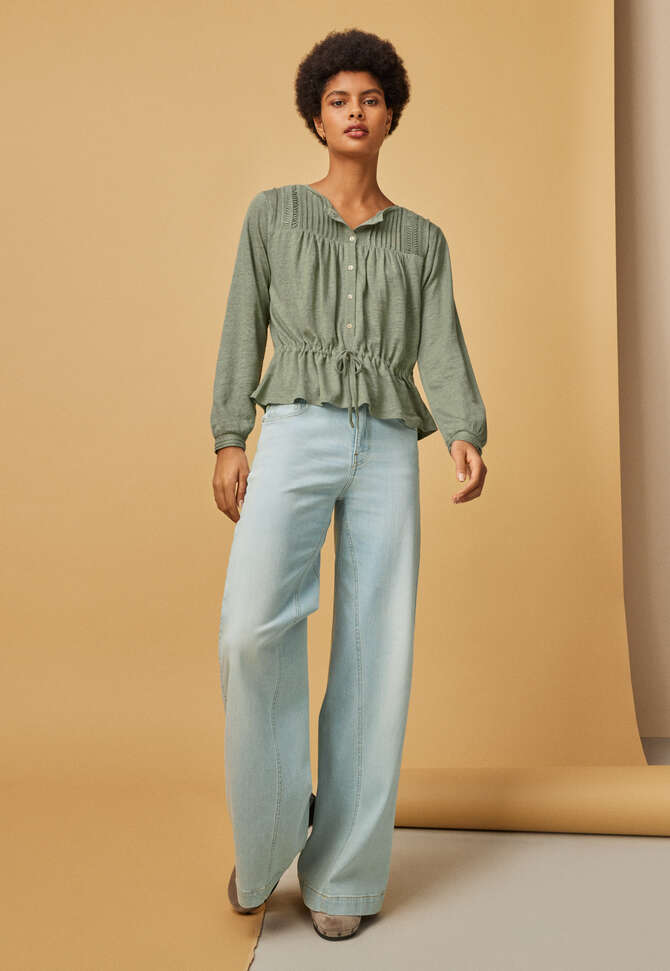 Lange Jeans mit weitem Bein, Helle Waschung, completeTheLook